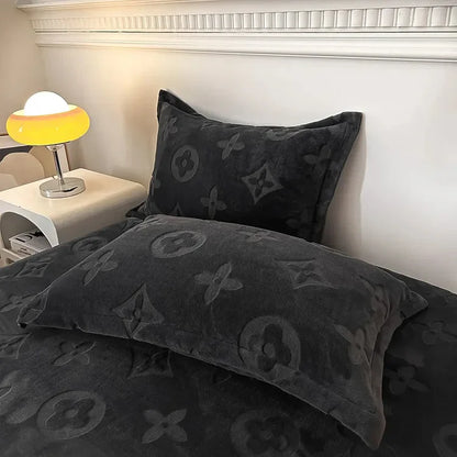 Snūva VelvetDream™ 4-Piece Bedding Set (Duvet Cover + Fitted Sheet + 2 Pillowcases)